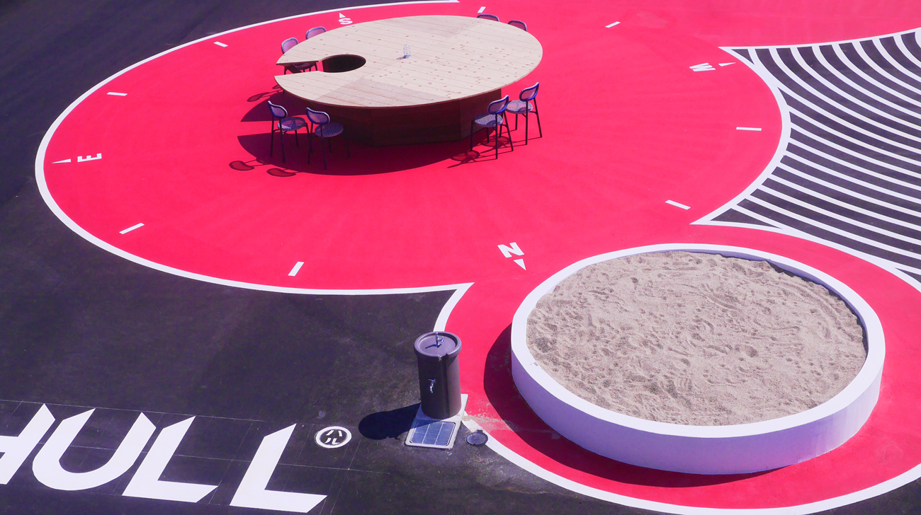 エディテイメント型公園『PARK HULL』砂場とビッグテーブル
